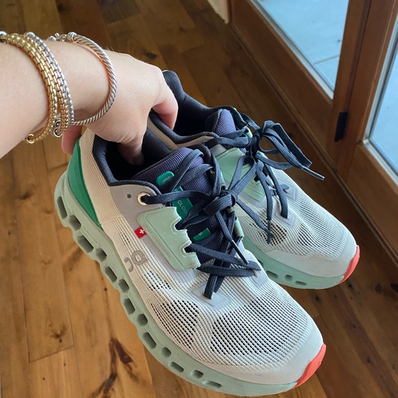 On Running Sneakers - Gray and Green - Picture 5 of 5